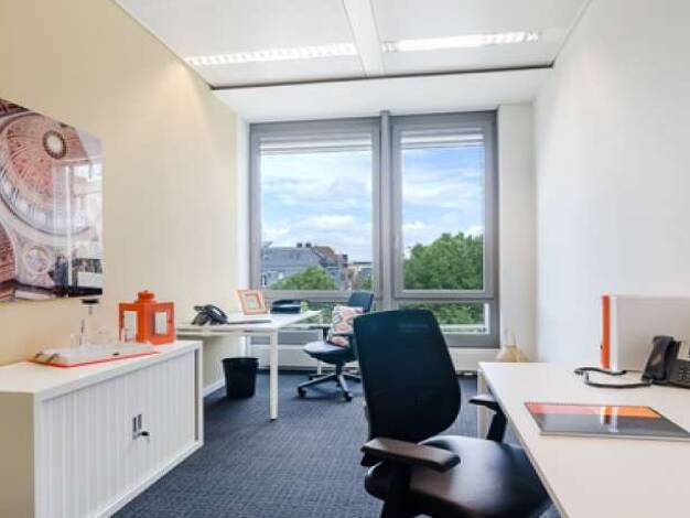Bürofläche zur Miete provisionsfrei 249 € 4 m² Bürofläche Rotebühlplatz Mitte Mitte 70178