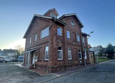 Mehrfamilienhaus zum Kauf als Kapitalanlage geeignet 380.000 € 7 Zimmer 160 m² 591 m² Grundstück Wesselburen 25764