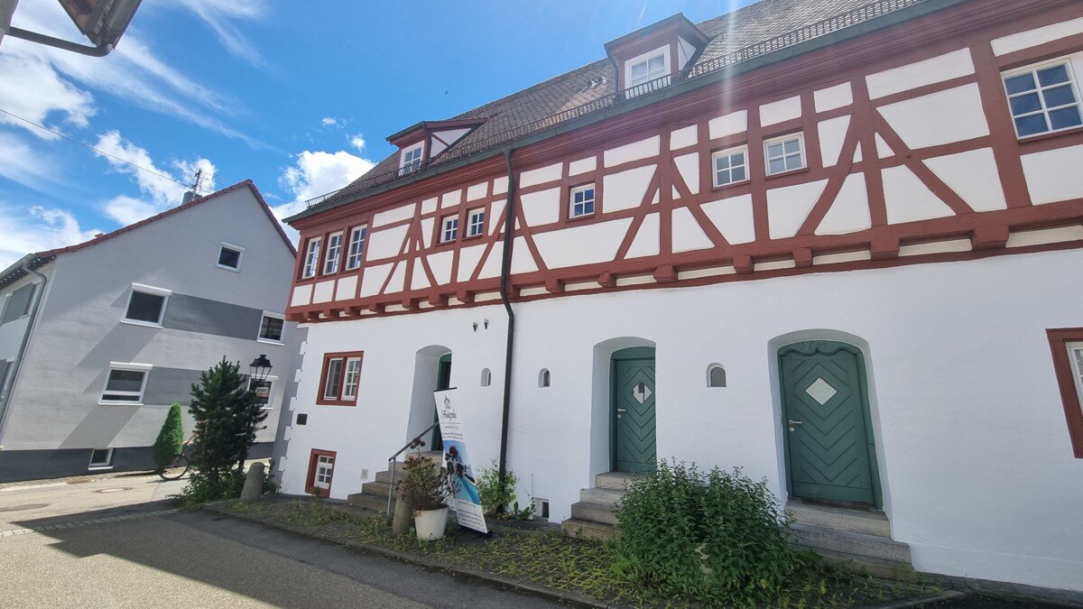 Wohnung zum Kauf 297.500 € 4 Zimmer 120 m²<br/>Wohnfläche ab sofort<br/>Verfügbarkeit Spitalgasse 2 Hayingen Hayingen 72534