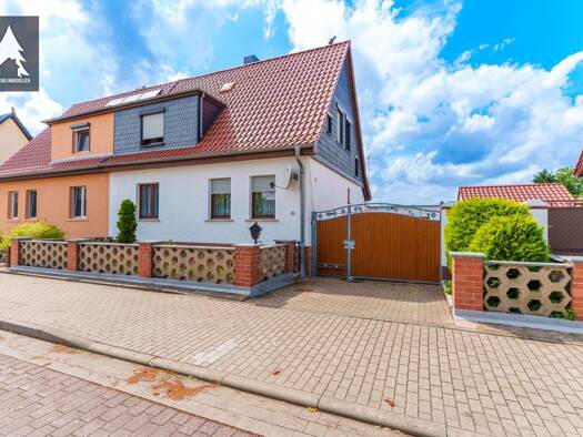 Doppelhaushälfte zum Kauf 139.000 € 5 Zimmer 120 m² 787 m² Grundstück Haeckelstraße 10 Hoym Seeland 06467