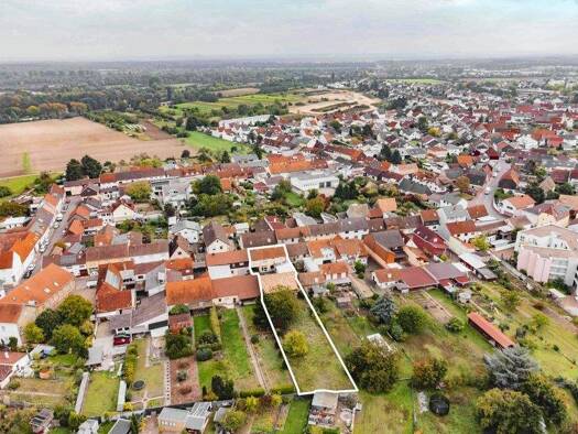 Einfamilienhaus zum Kauf 399.000 € 6 Zimmer 142 m² 1.039 m² Grundstück Oberhausen Oberhausen-Rheinhausen / Oberhausen 68794