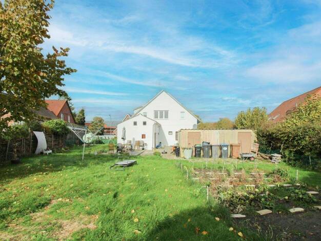 Mehrfamilienhaus zum Kauf als Kapitalanlage geeignet 445.000 € 9 Zimmer 220 m² 751,1 m² Grundstück Zetel 26340