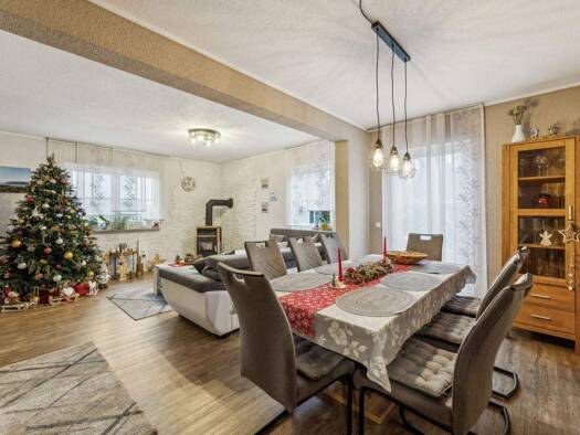 Einfamilienhaus zum Kauf - Erstbezug 529.000 € 6 Zimmer 200 m² 1.270 m² Grundstück Kirchleus Kulmbach / Kirchleus 95326