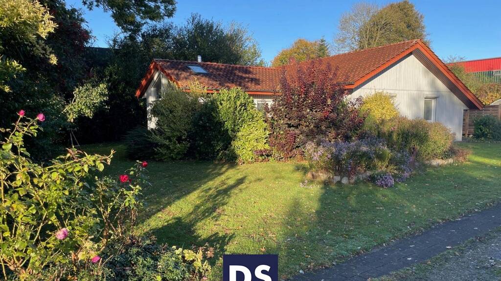 Einfamilienhaus zum Kauf 330.000 € 3 Zimmer 82 m² 1.177 m² Grundstück frei ab 01.03.2026 Bredenbek 24796