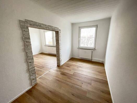 Wohnung zur Miete 487 € 3 Zimmer 75 m² 4. Geschoss frei ab 01.07.2026 Oeltzschnerstraße 22 Merseburg 06217