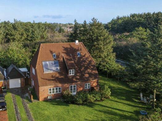 Einfamilienhaus zum Kauf 2.150.000 € 7 Zimmer 287 m² 921 m² Grundstück Westerland Sylt 25980