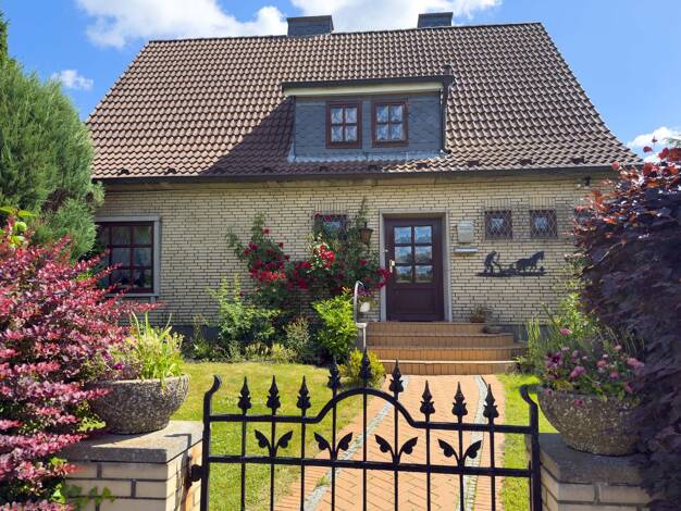 Einfamilienhaus zum Kauf 495.000 € 5,5 Zimmer 150 m² 716 m² Grundstück Quellental 25421