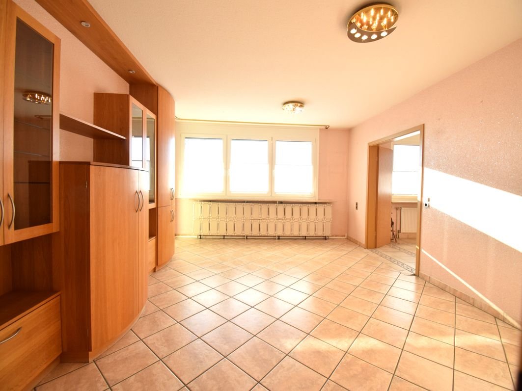 Wohnung zur Miete 1.400 € 4 Zimmer 115 m²<br/>Wohnfläche 3.<br/>Geschoss ab sofort<br/>Verfügbarkeit Hans-Sachs-Straße 30 Teningen Teningen 79331