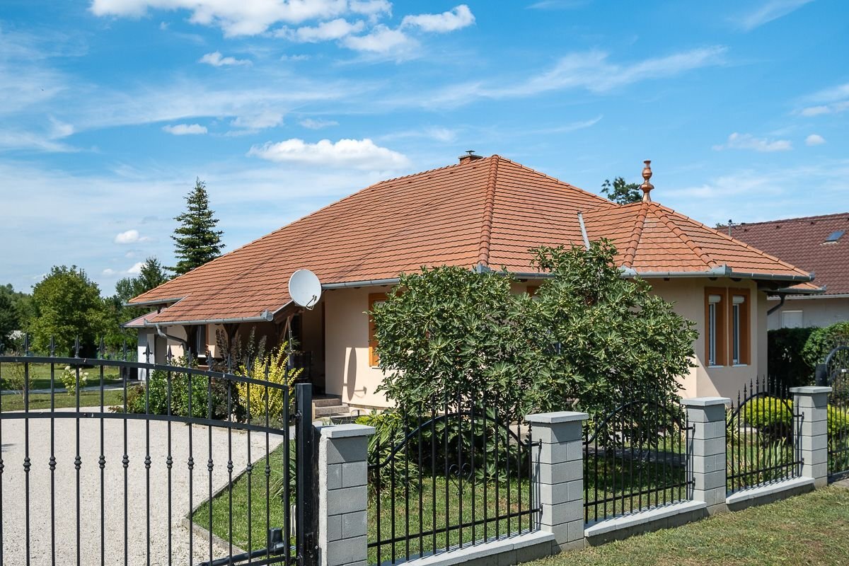 Bungalow zum Kauf provisionsfrei 275.000 € 5 Zimmer 113,4 m²<br/>Wohnfläche 1.697 m²<br/>Grundstück Zalacsány 8782