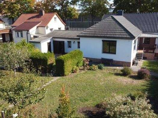 Einfamilienhaus zum Kauf 235.000 € 5 Zimmer 118,3 m² 766 m² Grundstück frei ab sofort Aschersleben 06449