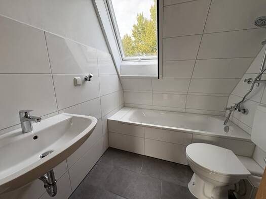 Wohnung zur Miete 369 € 2 Zimmer 50,2 m² 2. Geschoss Dirschauer Straße 34 Fedderwardergroden Wilhelmshaven 26388