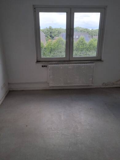 Wohnung zur Miete 310 € 1 Zimmer 42 m² 2. Geschoss frei ab 01.08.2025 Friedrich-Ebert-Straße 42 Hochemmerich Duisburg 47226