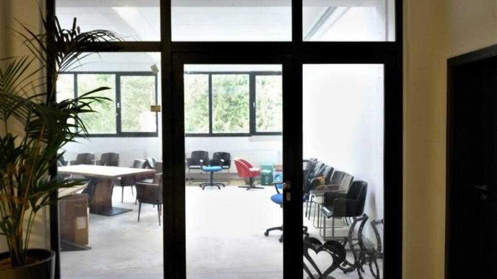 Bürofläche zur Miete 799 € 1 Zimmer 86,7 m² Bürofläche Rosbach Windeck 51570