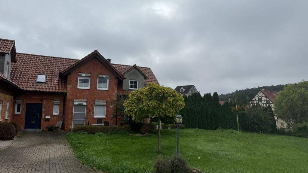 Mehrfamilienhaus zum Kauf 569.000 € 13 Zimmer 340 m² 11.157 m² Grundstück frei ab sofort Birkach Burgpreppach 97496