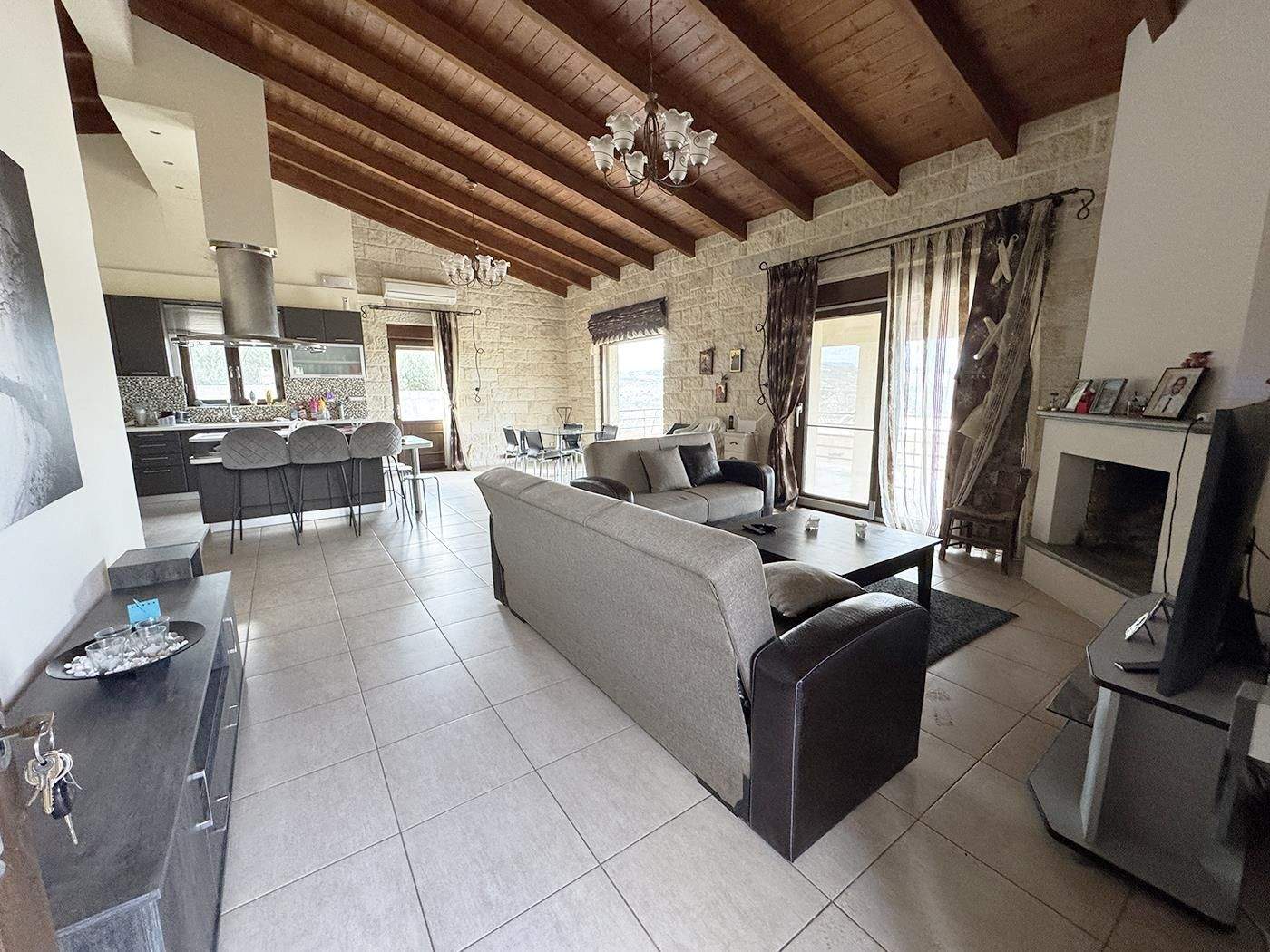 Immobilie in Schwaikheim - Aus Stein errichtetes Landgut - Bild 1