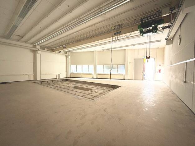 Produktionshalle zur Miete 6 € 185 m² Lagerfläche Uhingen Uhingen 73066