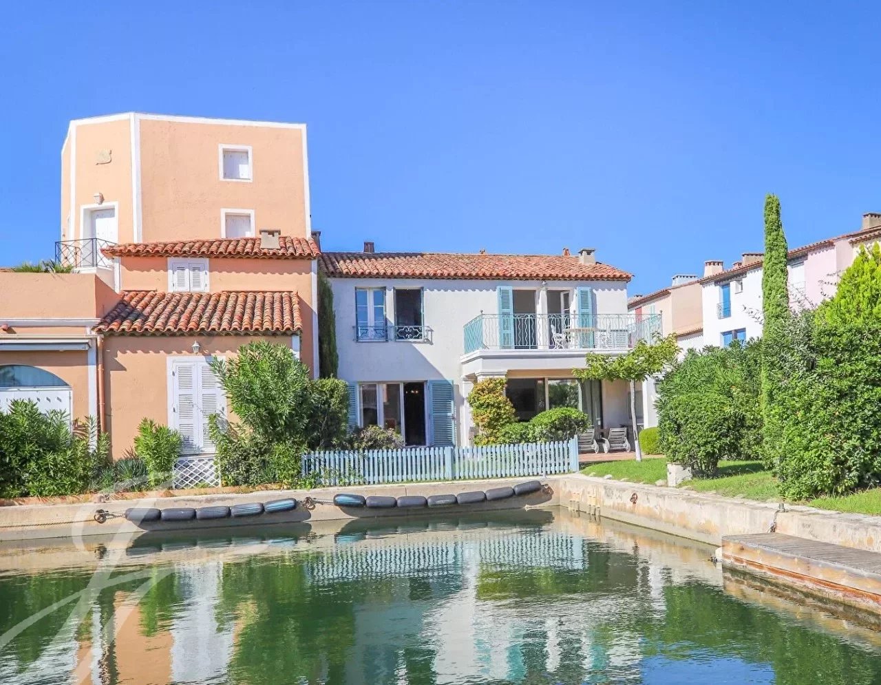 Villa zum Kauf provisionsfrei 3.490.000 € 6 Zimmer 166 m²<br/>Wohnfläche 223 m²<br/>Grundstück Port Grimaud 83310