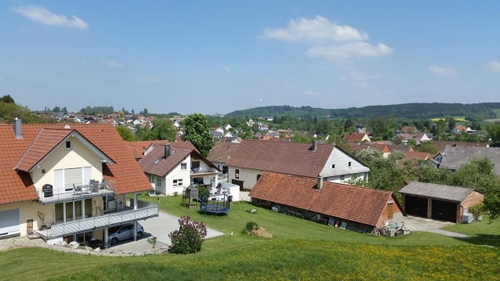 Wohnung zur Miete 850 € 2,5 Zimmer 95 m² Geschoss EG/3 frei ab sofort Hintere Bergstraße 15 Aach-Linz Pfullendorf 88630