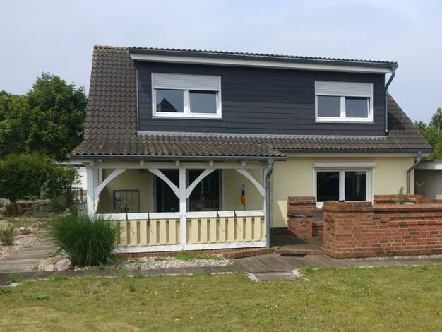 Haus zum Kauf provisionsfrei 187.500 € 7 Zimmer 140 m² 685 m² Grundstück Ostseeblick 11 Sassnitz Sassnitz 18546