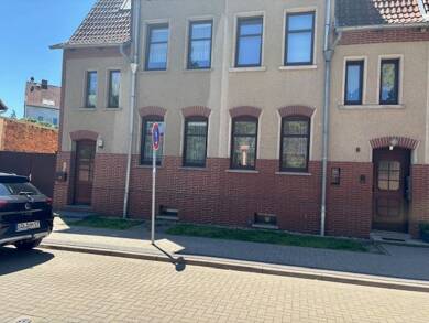 Haus zum Kauf 250.000 € 9 Zimmer 240 m² 500 m² Grundstück Stendal Stendal 39576
