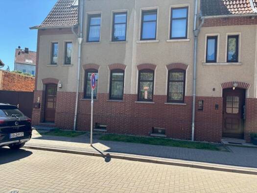 Haus zum Kauf 239.000 € 9 Zimmer 240 m² 500 m² Grundstück Stendal 39576