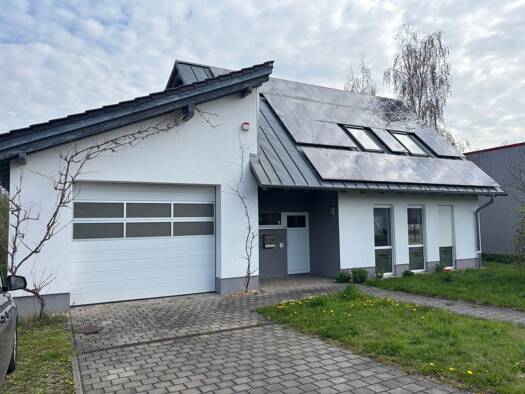 Haus zum Kauf 259.000 € 1 Zimmer 210 m² 1.100 m² Grundstück frei ab sofort Maxhütte Zwickau 08056