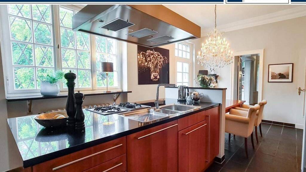 Villa zum Kauf 1.790.000 € 10 Zimmer 302 m² 3.869 m² Grundstück Speldorf Mülheim 45478