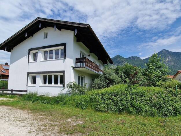 Einfamilienhaus zum Kauf provisionsfrei 573.000 € 8 Zimmer 175 m² 559 m² Grundstück Niedernfelser Weg 5 Marquartstein 83250