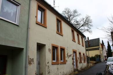 Einfamilienhaus zum Kauf provisionsfrei 75.000 € 4 Zimmer 176 m² 296 m² Grundstück Selb Selb 95100