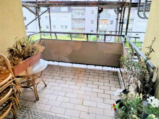 Wohnung zur Miete 428 € 3 Zimmer 71 m² 1. Geschoss frei ab 01.06.2026 Werdau 08412