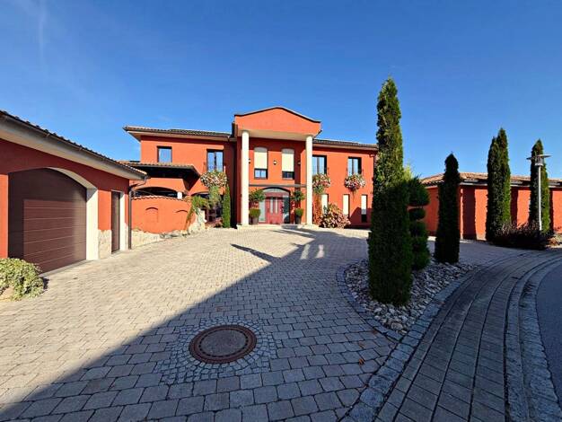 Villa zum Kauf 1.399.990 € 7 Zimmer 303,4 m² 1.407 m² Grundstück Hunderdorf Hunderdorf 94336