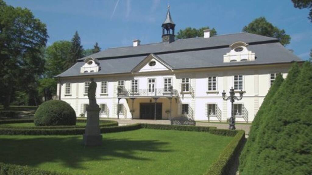 Villa zum Kauf 16.455.000 € 17 Zimmer 590 m² 35.000 m² Grundstück Neveklov 25744