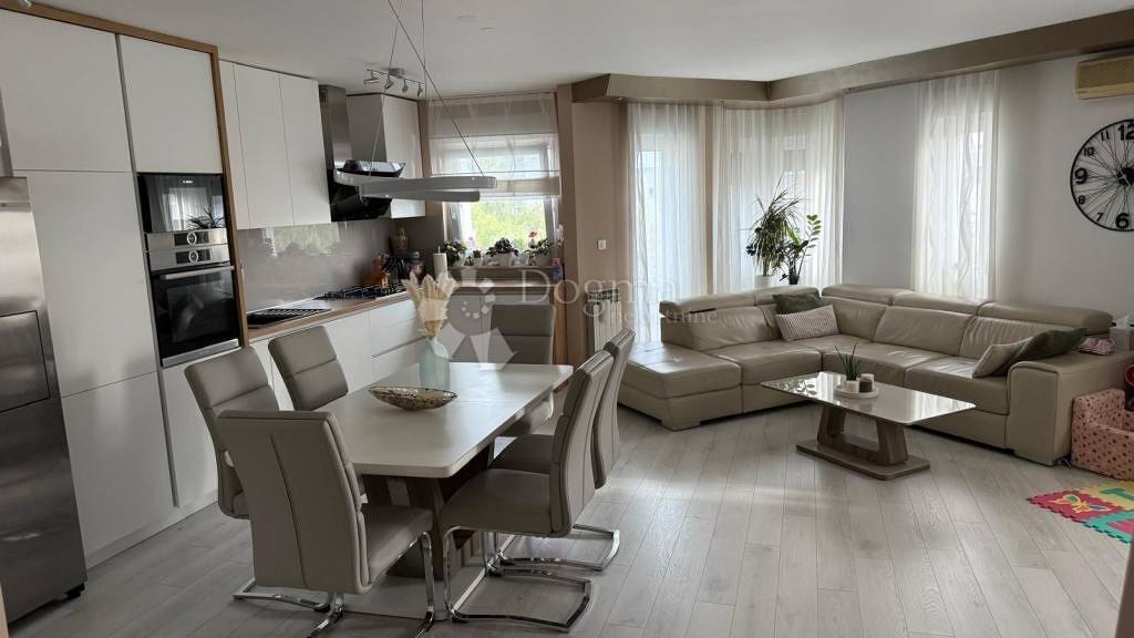 Wohnung zum Kauf 299.000 € 4 Zimmer 107 m² 4. Geschoss Varazdin