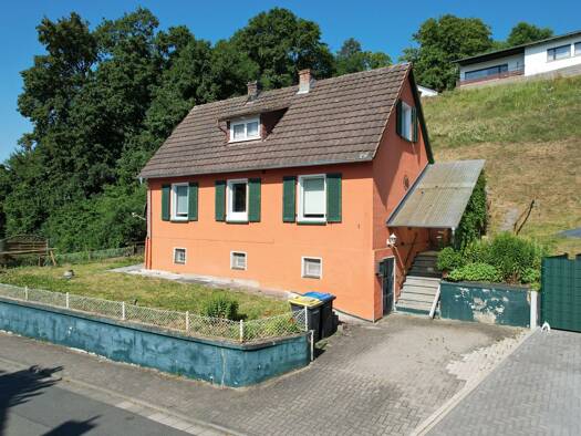 Einfamilienhaus zum Kauf provisionsfrei 119.000 € 4 Zimmer 78,8 m² 571 m² Grundstück Niederbiel Solms 35606
