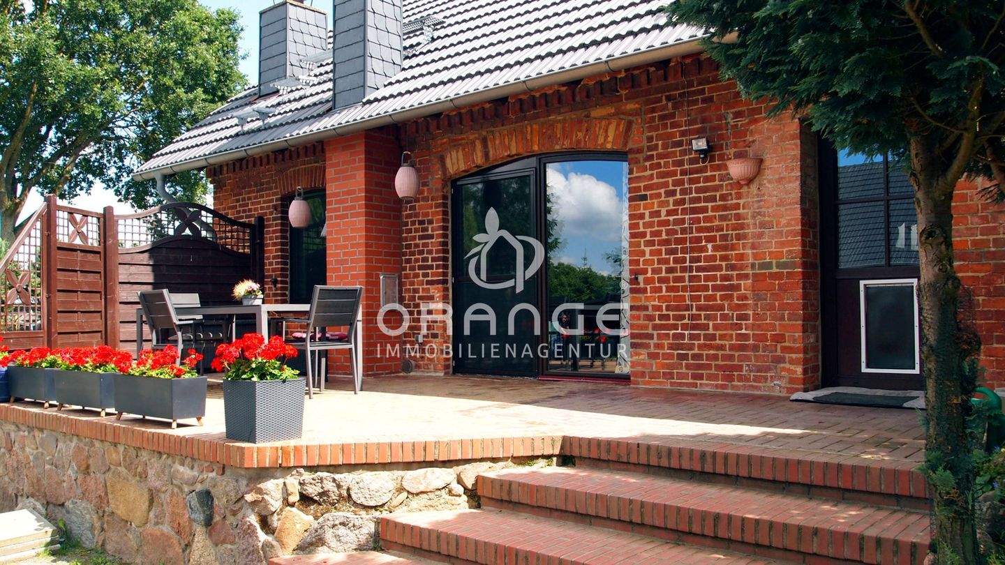 Immobilie in Meyenburg - ***modernes Landhaus mit Nebengelass und Garten in Alleinlage*** - Bild 0