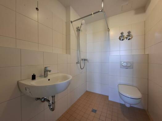Wohnung zur Miete nur mit Wohnberechtigungsschein 334 € 1 Zimmer 32,4 m² 13. Geschoss frei ab 16.09.2026 Senftenberger Ring 12 Märkisches Viertel Reinickendorf 13439