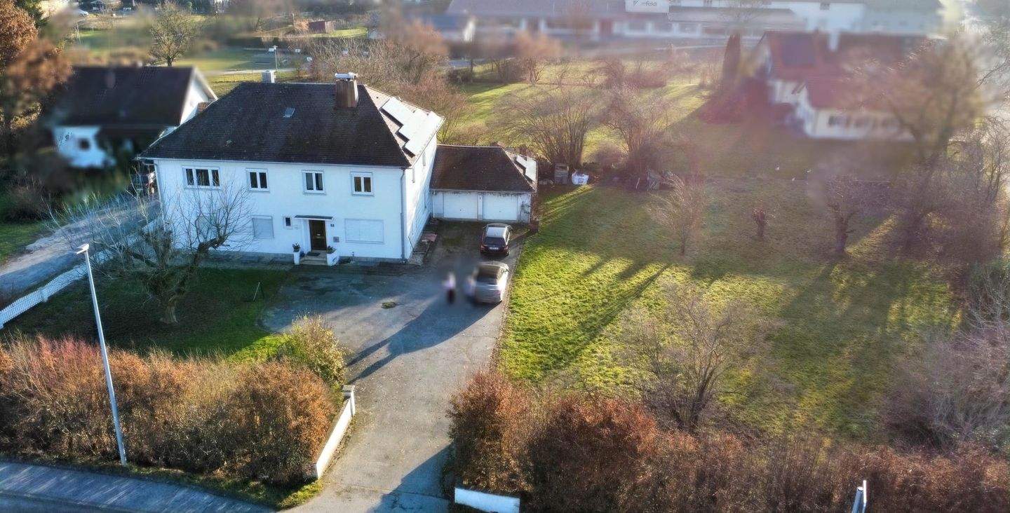 Immobilie in Aldersbach - Ehemalige Arztvilla mit PV-Anlage und großem Grundstück in zentraler Lage von Aldersbach - Bild 0