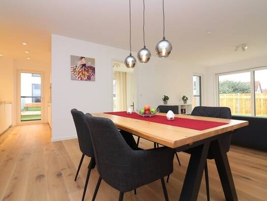 Wohnung zur Miete - Erstbezug Wohnen auf Zeit 1.700 € 3 Zimmer 82 m² frei ab 01.10.2025 Würzburg 97084