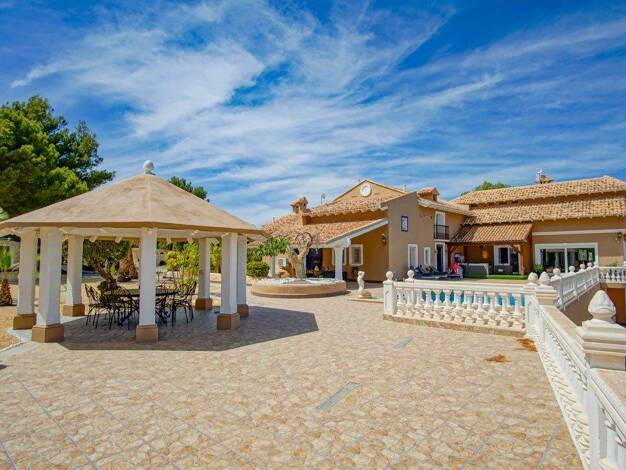 Villa zum Kauf 2.500.000 € 9 Zimmer 900 m² 32.900 m² Grundstück La Nucia 03530