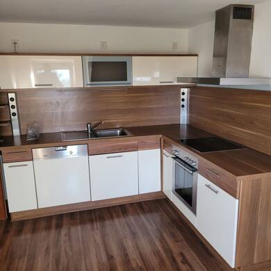 Wohnung zur Miete 850 € 4 Zimmer 94 m² Dachgeschoss, 2. Geschoss frei ab sofort Cadolzburg Cadolzburg 90556