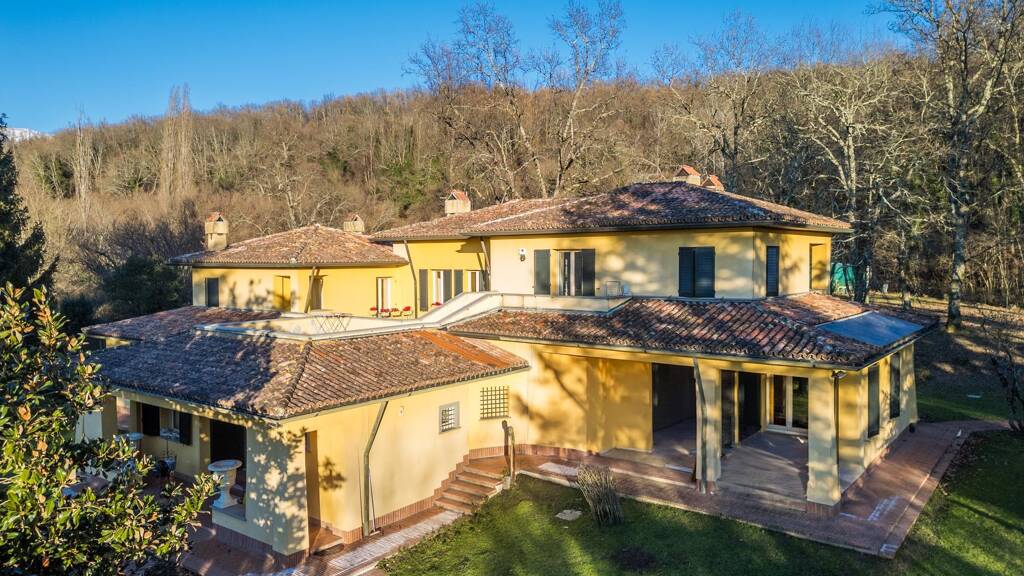 Haus zum Kauf 1.150.000 € 6 Zimmer 900 m² 40.000 m² Grundstück frei ab sofort Bagnone