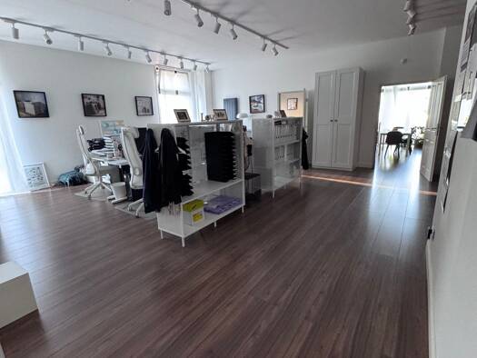 Büro zur Miete provisionsfrei 2.250 € 1 Zimmer 251 m² Bürofläche Oberheister Neunkirchen-Seelscheid 53819