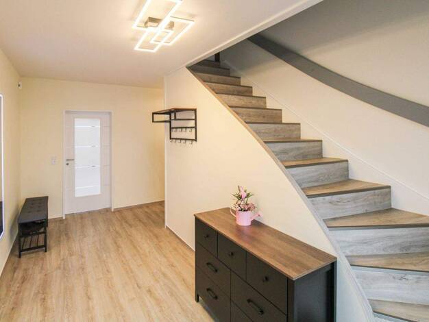 Einfamilienhaus zum Kauf 419.000 € 6 Zimmer 183,1 m² 1.071,1 m² Grundstück Stolk 24890