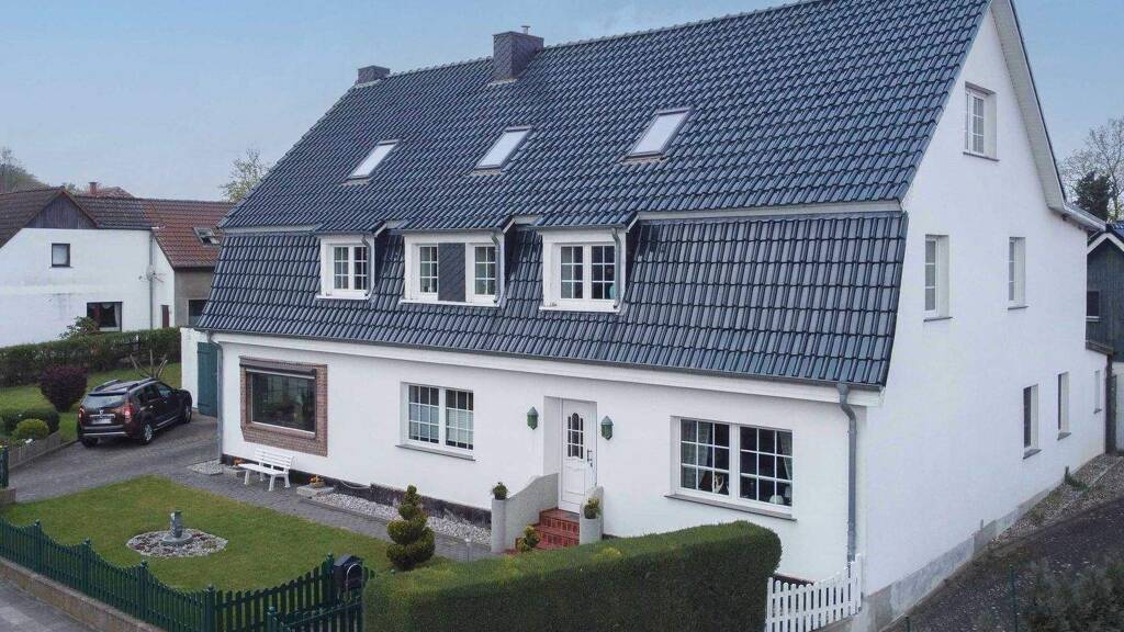 Mehrfamilienhaus zum Kauf 13 Zimmer 330,1 m² 2.279,1 m² Grundstück Devin Stralsund 18439