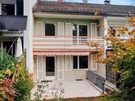 Reihenhaus zur Miete 2.000 € 3 Zimmer 213 m² 239 m² Grundstück frei ab sofort Mammolshain Königstein 61462