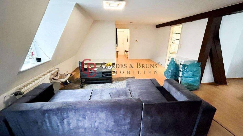 Wohnung zur Miete 700 € 1,5 Zimmer 72 m² 3. Geschoss frei ab 01.04.2026 Altstadt Bremen 28195