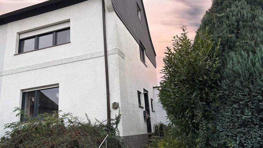 Doppelhaushälfte zum Kauf 185.000 € 4 Zimmer 78,6 m² 278 m² Grundstück Übach Übach-Palenberg 52531