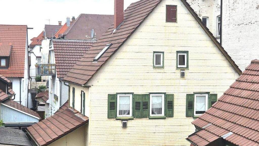 Einfamilienhaus zum Kauf 250.000 € 5 Zimmer 94 m² 96 m² Grundstück Untertürkheim Stuttgart 70327