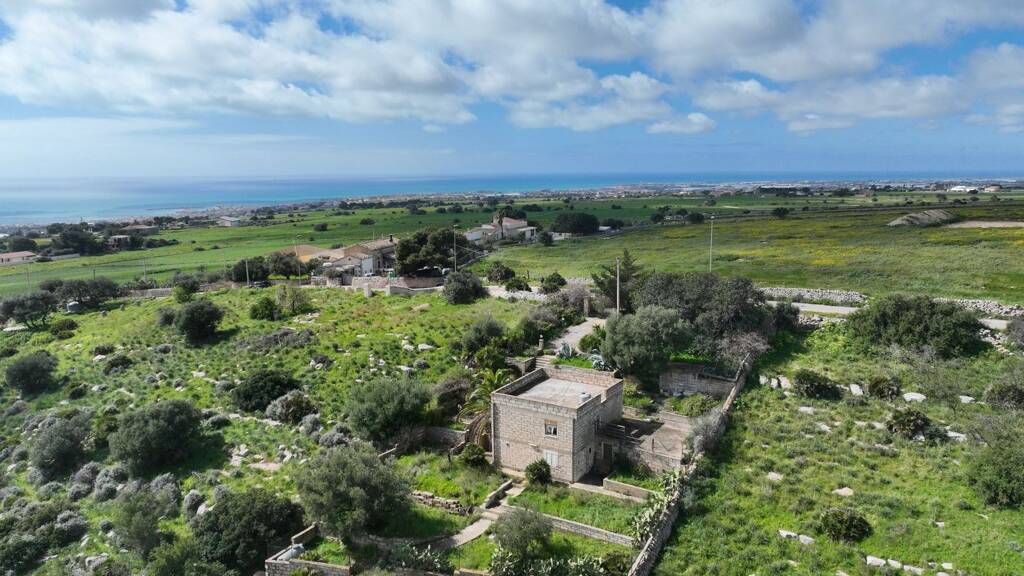 Villa zum Kauf 270.000 € 1 Zimmer 160 m² 1.335 m² Grundstück frei ab sofort Ragusa 97010