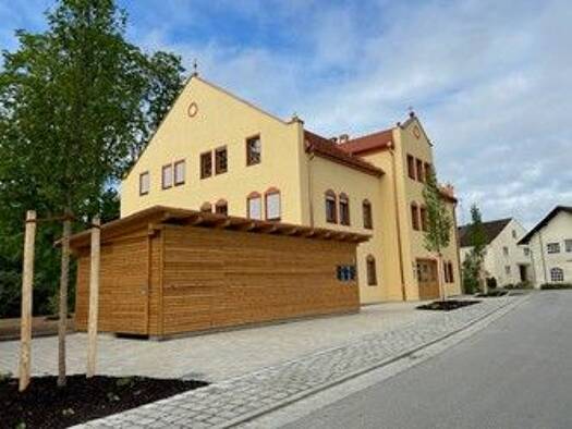 Wohnung zur Miete 608 € 3 Zimmer 57,5 m² 1. Geschoss frei ab 01.10.2026 Schloßparkstraße 6 Gerzen 84175